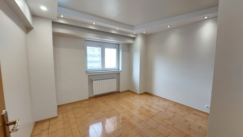 Bd. Mircea Voda, v-a-v ANFP, stradal, decomandat, centrala