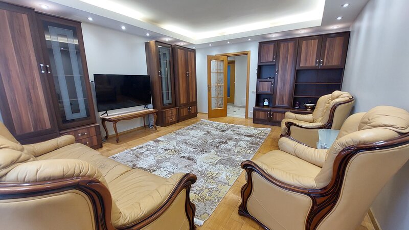 Bd. Mircea Voda, v-a-v ANFP, stradal, decomandat, centrala