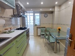 Bd. Mircea Voda, v-a-v ANFP, stradal, decomandat, centrala